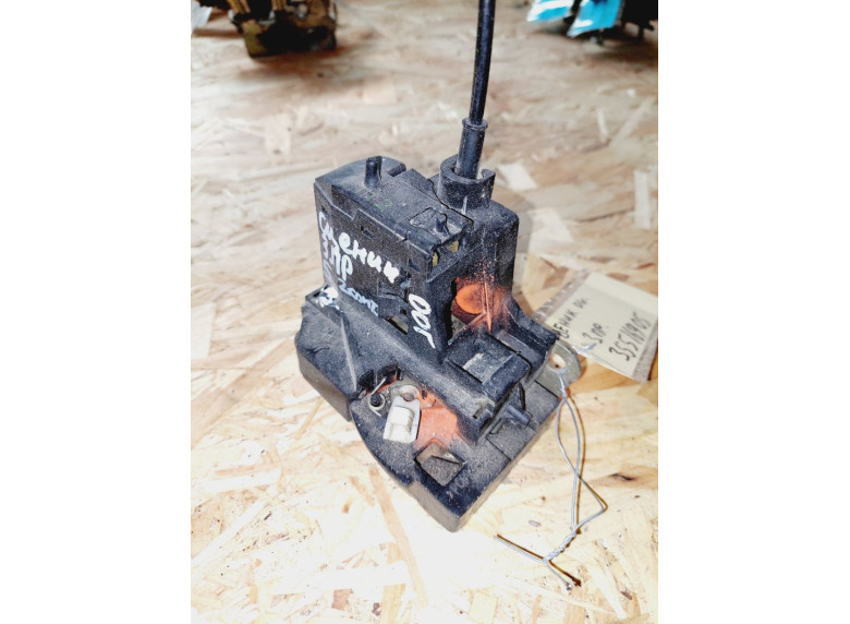 Замок двери задней правой к Renault Scenic, 2001г.