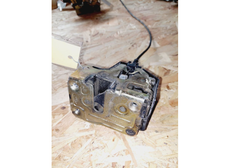 Замок двери задней правой к Renault Scenic, 2001г.