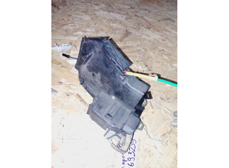 Замок двери передней правой к BMW 5 E39, 2001г.