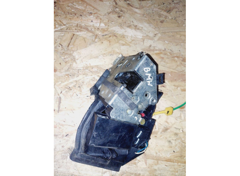 Замок двери передней правой к BMW 5 E39, 2001г.
