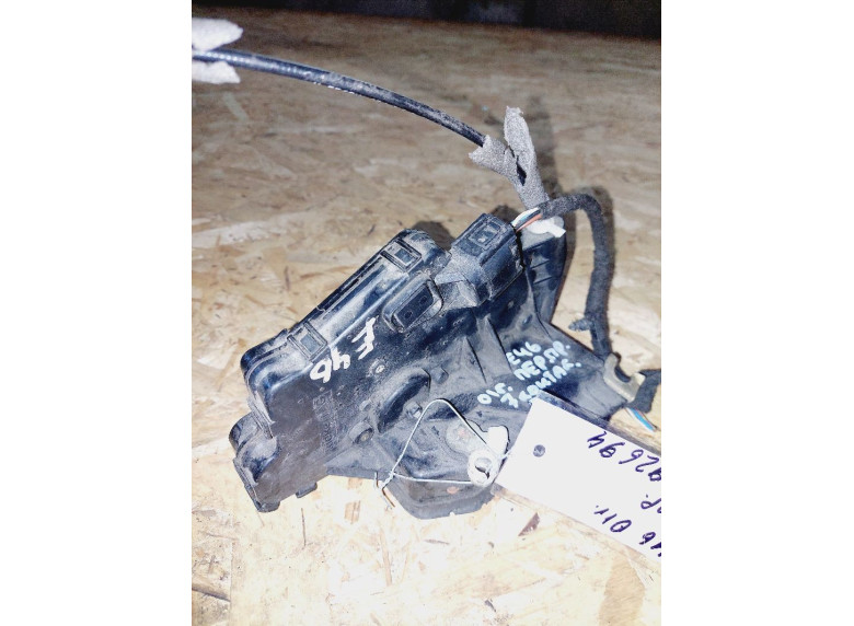 Замок двери передней правой к BMW 3 E46, 2000г.