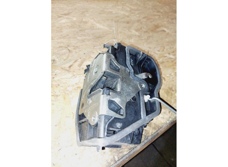 Замок двери передней правой к BMW 1 E87/E81/E82/E88, 2006г.