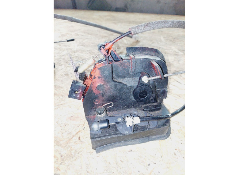 Замок двери задней левой к BMW X5 E53, 2001г.