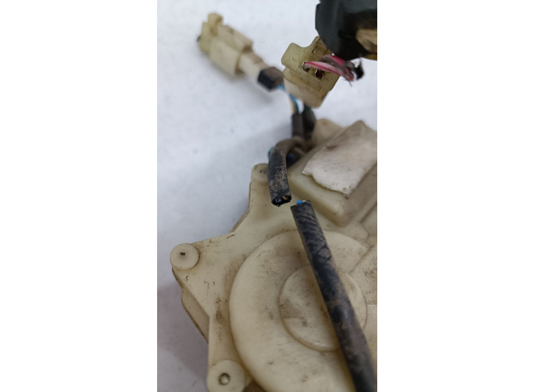 Замок двери передней правой к Geely CK, 2010г.