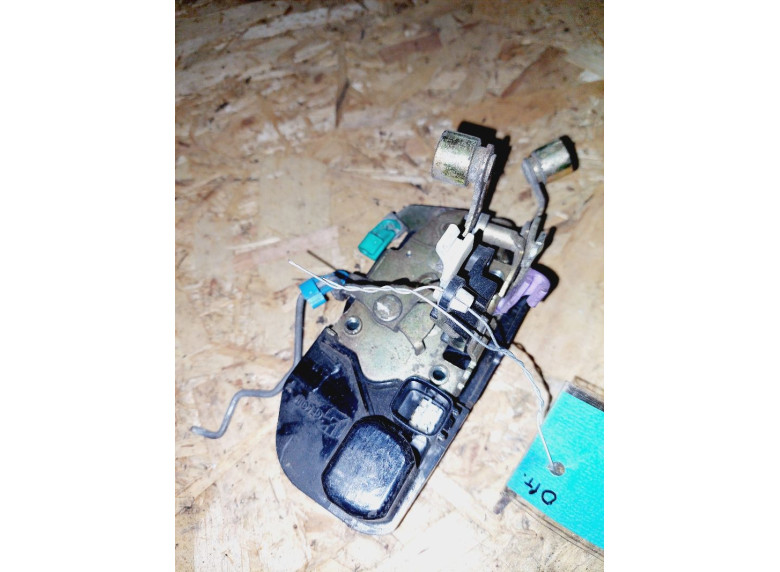 Замок двери передней левой к Chrysler Voyager