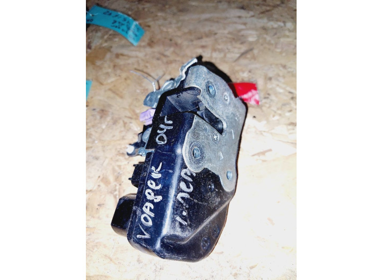 Замок двери передней левой к Замок двери передней левой к Chrysler Voyager undefined г. Voyager