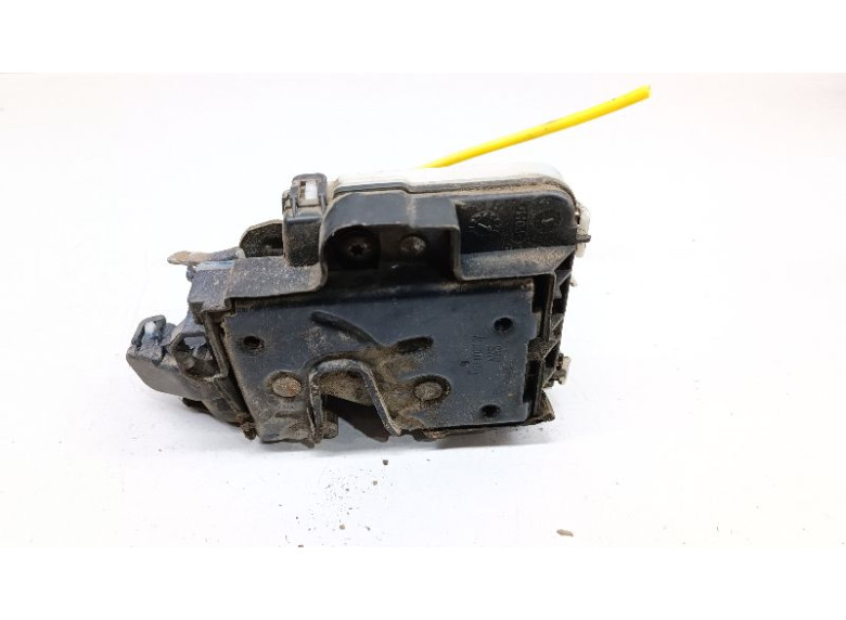 Замок двери задней правой к Volkswagen Polo, 1998г.