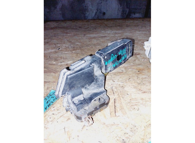 Замок двери задней правой к Mitsubishi Carisma