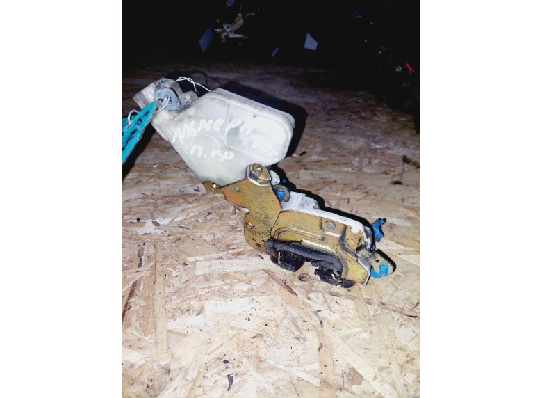 Замок двери передней правой к Nissan Sentra