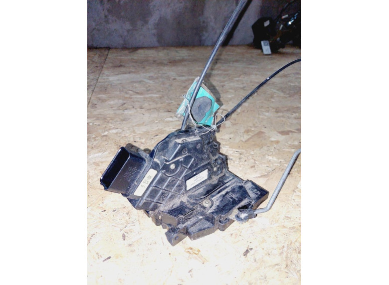 Замок двери задней левой к Mazda 3, 2003г.