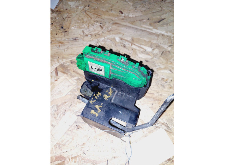 Замок двери задней левой к Kia Rio, 2016г.