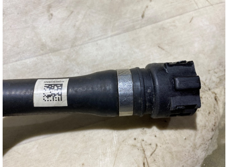 Патрубок радиатора к BMW 3 F30/F31/GT F34, 2017г.