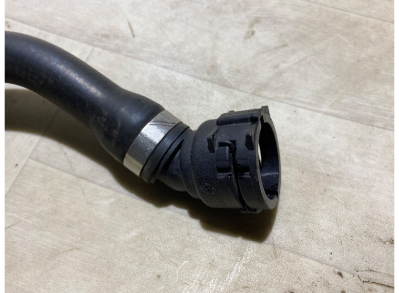 Патрубок радиатора к BMW 3 F30/F31/GT F34, 2017г.