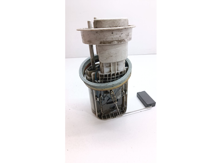 Насос топливный к Volkswagen Polo, 1998г.