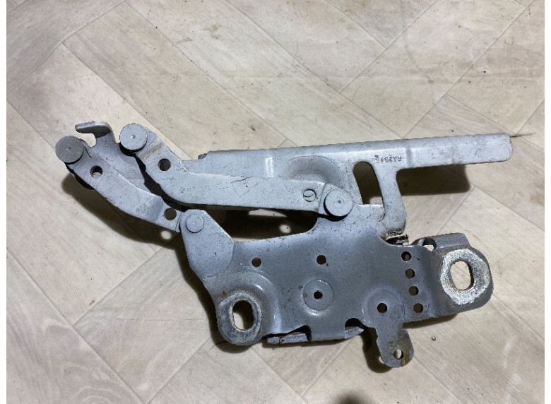 Петля капота правая к BMW 3 F30/F31/GT F34, 2017г.