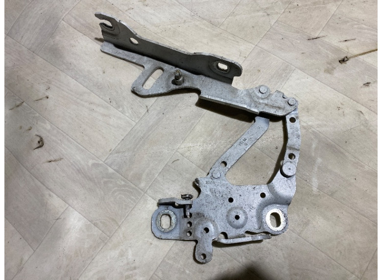 Петля капота правая к BMW 3 F30/F31/GT F34, 2017г.