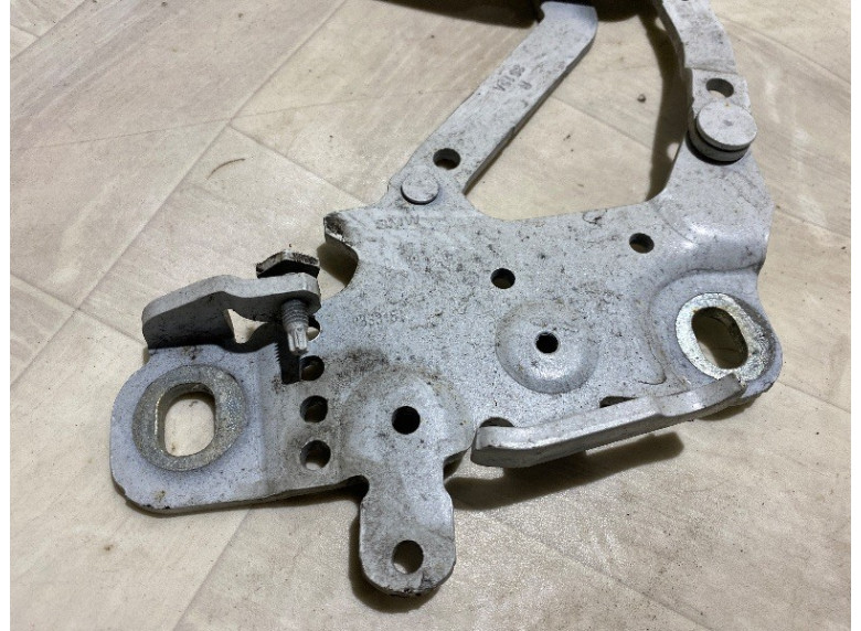 Петля капота правая к BMW 3 F30/F31/GT F34, 2017г.