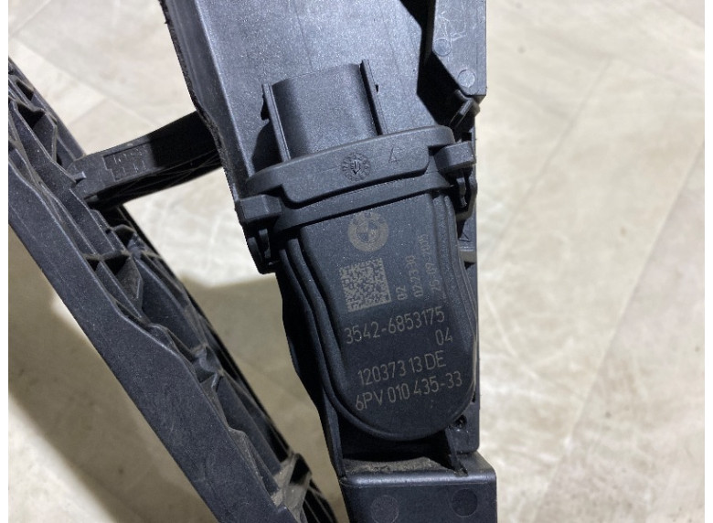 Педаль газа к BMW 3 F30/F31/GT F34, 2017г.