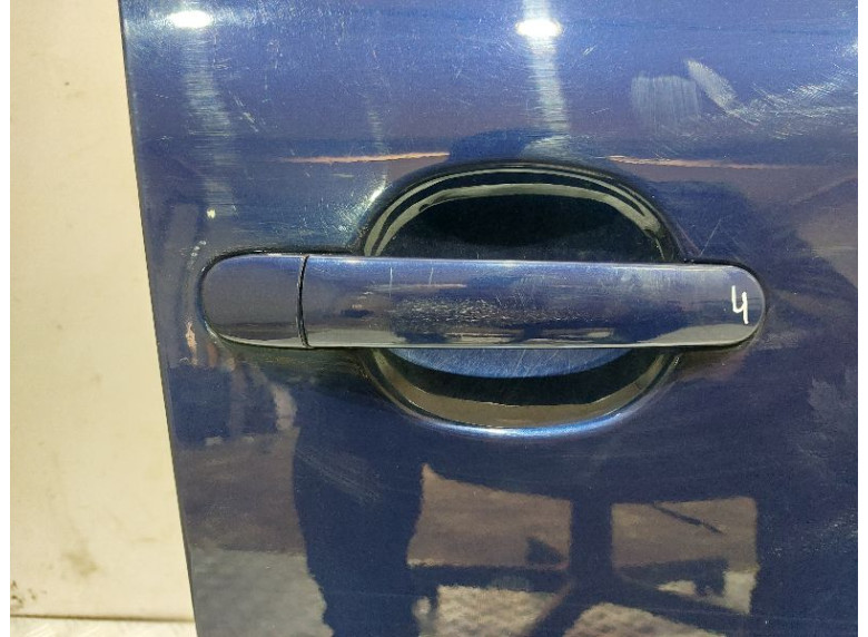 Ручка наружная передняя правая к Volkswagen Passat, 2003г.