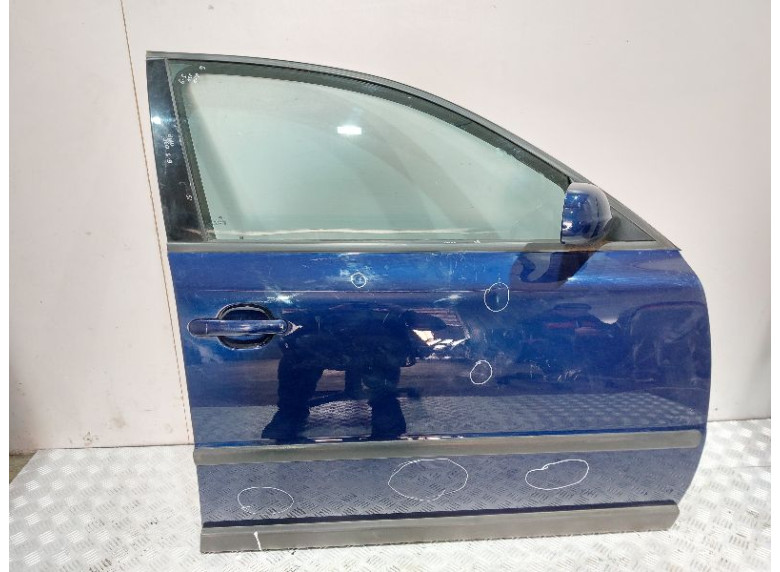 Стекло двери передней правой к Volkswagen Passat, 2003г.