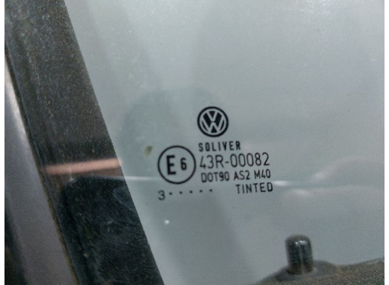 Стекло двери передней правой к Volkswagen Passat, 2003г.