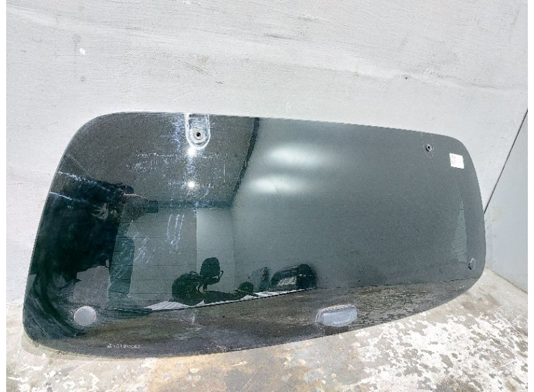 Стекло заднее к Hyundai Santa Fe, 2004г.