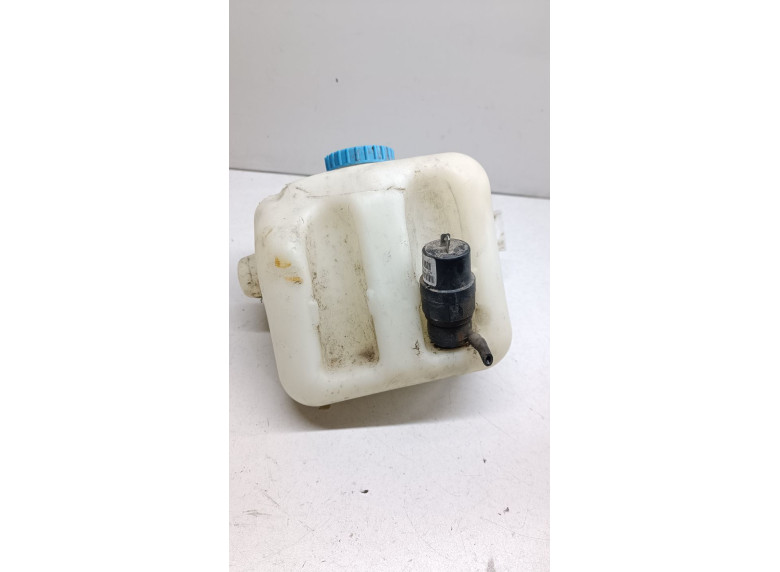 Бачок омывателя к Lada Granta