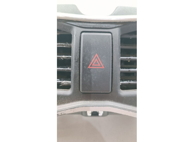 Кнопка аварийной сигнализации к Lada Granta