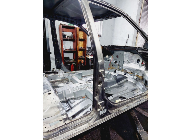 Стойка кузовная центральная правая к Lada Granta