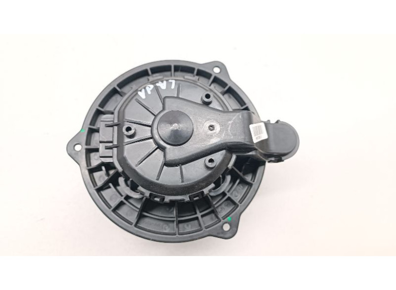 Моторчик печки к Lada Granta