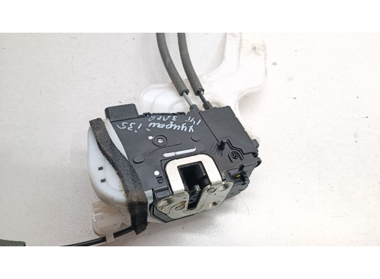 Замок двери задней левой к Hyundai ix35, 2014г.