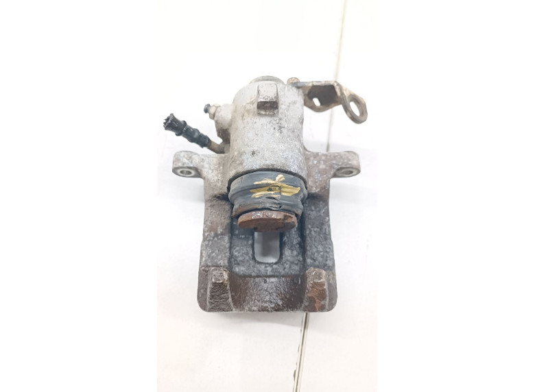 Суппорт задний правый к Volkswagen Golf, 2001г.