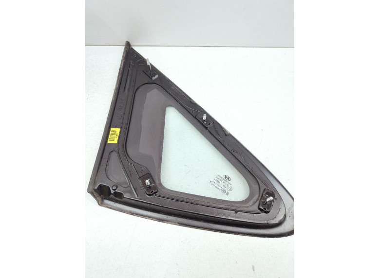 Стекло кузовное боковое правое к Hyundai ix35, 2014г.