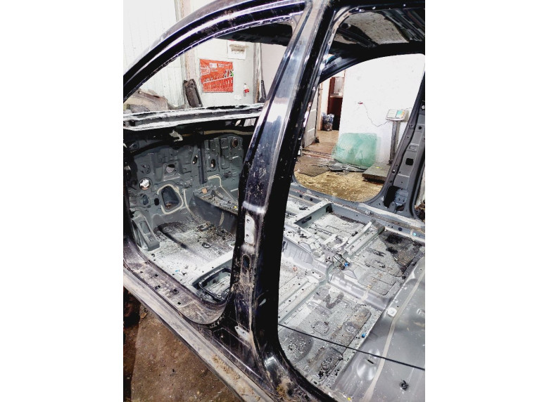 Стойка кузовная центральная левая к Hyundai ix35, 2014г.