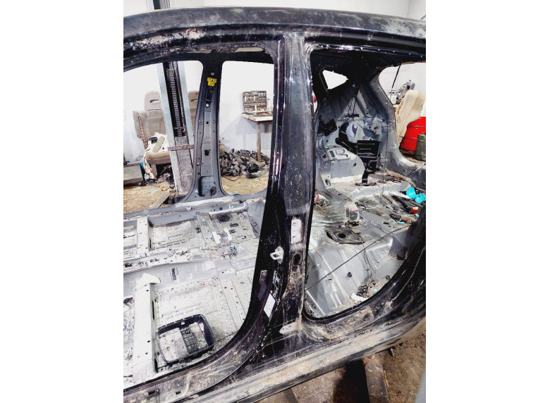 Стойка кузовная центральная левая к Hyundai ix35, 2014г.