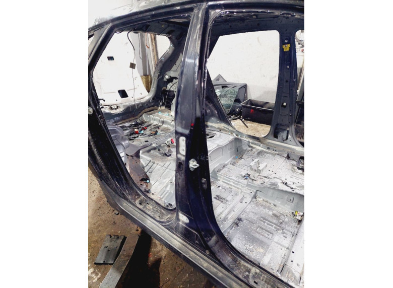 Стойка кузовная центральная правая к Hyundai ix35, 2014г.