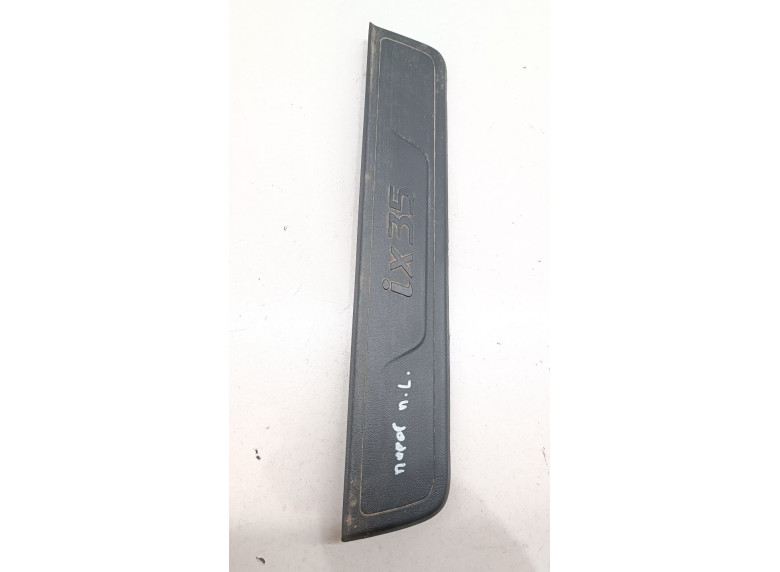 Накладка на порог к Hyundai ix35, 2014г.