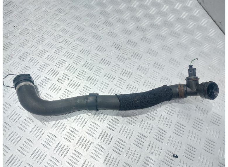 Патрубок радиатора к Volkswagen Passat, 2008г.