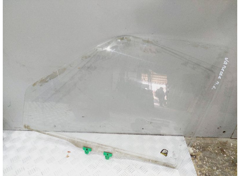 Стекло двери передней левой к Nissan Vanette