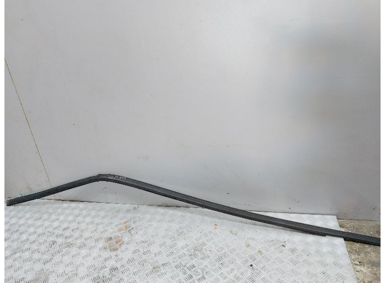 Молдинг крыши к Volkswagen Golf, 1995г.