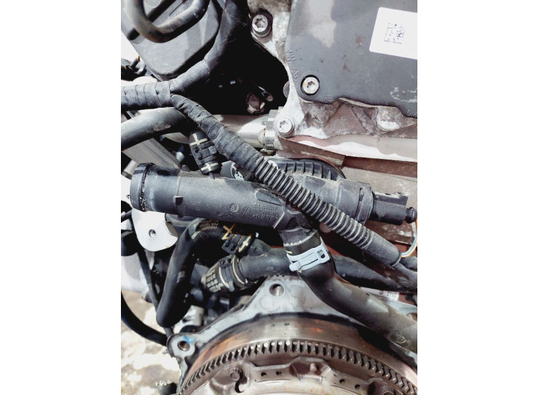 Фланец (тройник) системы охлаждения к Volkswagen Polo, 2011г.