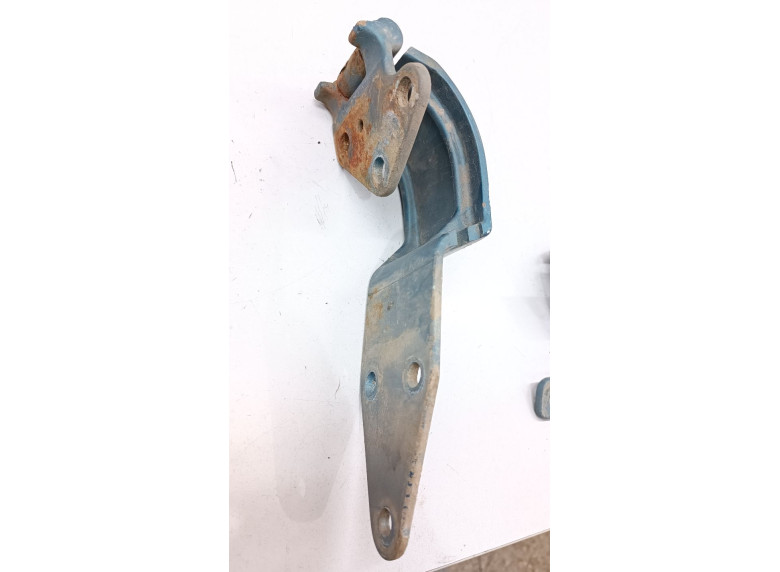 Петля двери задней правой к Петля двери задней правой к Nissan Vanette undefined г. Vanette