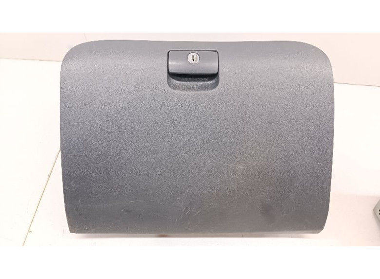 Бардачок к Hyundai Tucson, 2008г.