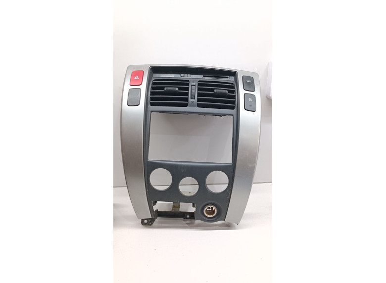 Рамка под магнитолу к Hyundai Tucson, 2008г.