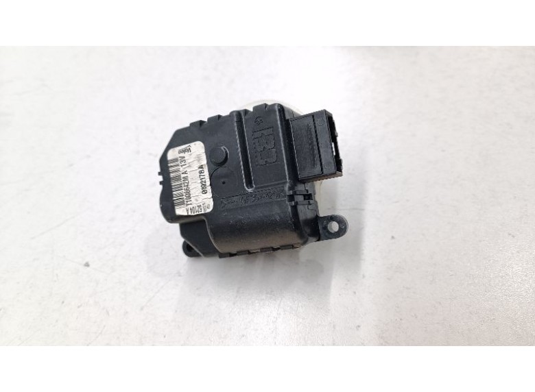 Моторчик заслонки печки к Mazda 6