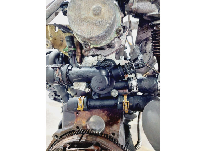 Фланец (тройник) системы охлаждения к Renault Scenic, 2001г.