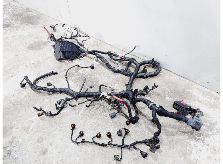 Проводка двигателя к Volvo V70, 2010г.