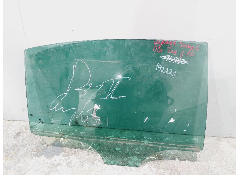 Стекло двери задней правой к Skoda Superb