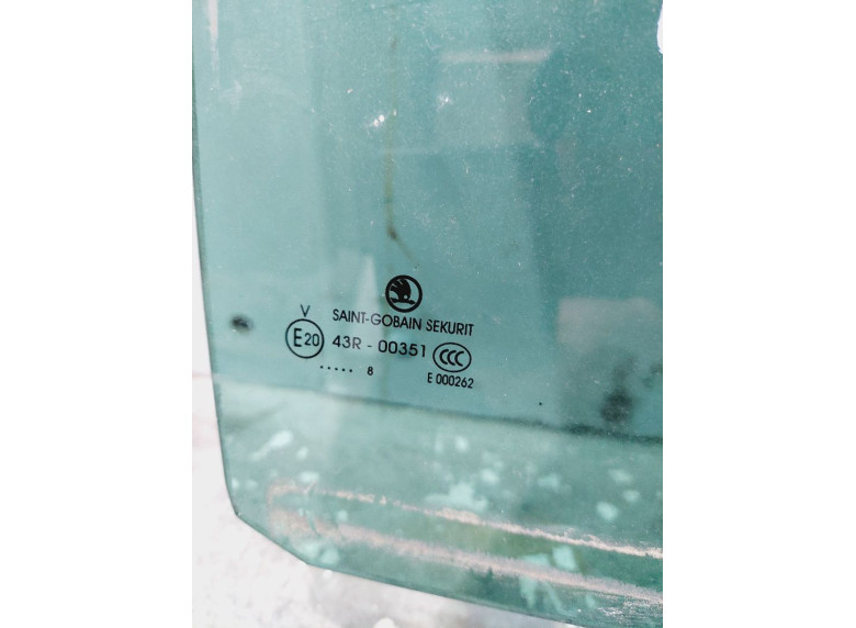 Стекло двери задней правой к Стекло двери задней правой к Skoda Superb undefined г. Superb