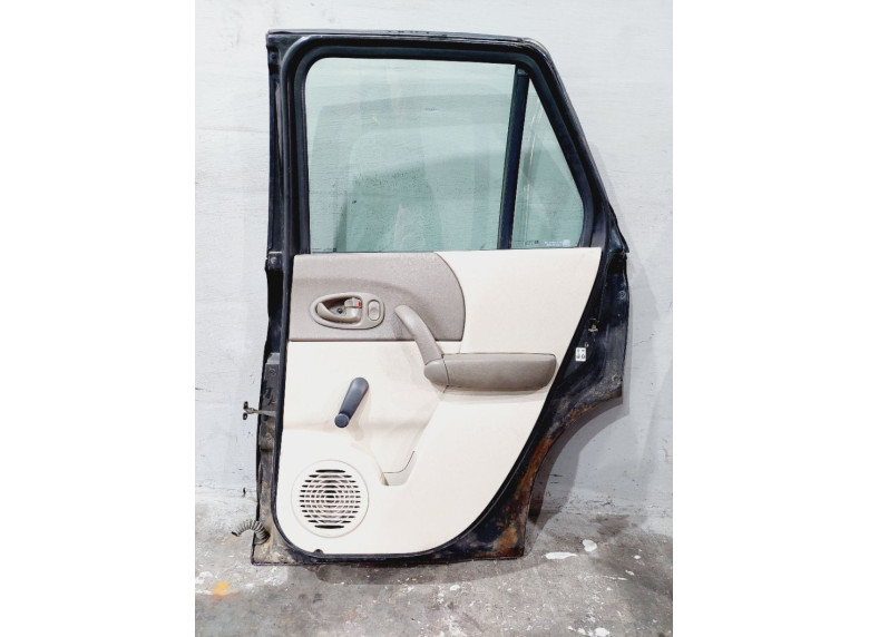 Дверь задняя правая к Saturn Vue, 2002г.